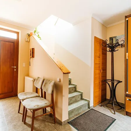 Apartament Buzavirag
