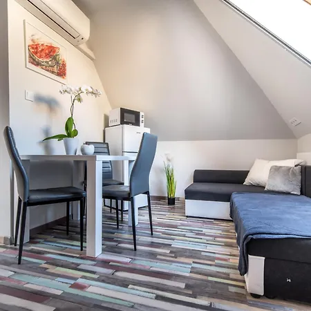 Buzavirag Apartment