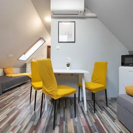 Buzavirag Apartment