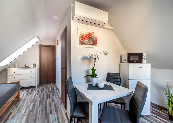 Buzavirág Apartman Keszthely
